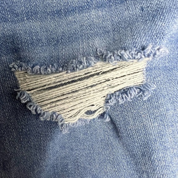 Levi’s high rise distressed shorts - Picture 4 of 11